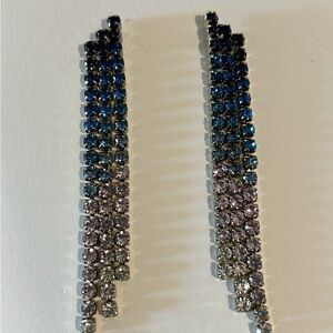 ❤️2/$15 or 3/$21❤️ NWT Loft Dangling Crystal Earrings